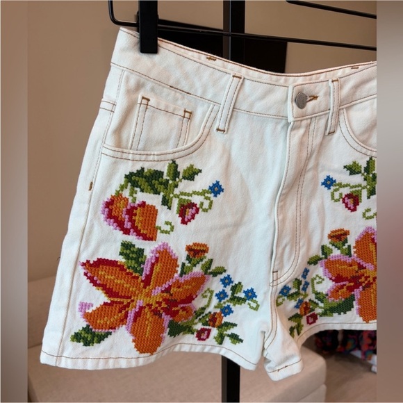 Farm Rio: Floral Embroidered Shorts - Picture 8 of 13